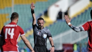 Отново Никола Попов свири 