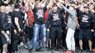 Мощни бомби на шествието на ЦСКА (СНИМКИ И ВИДЕО)