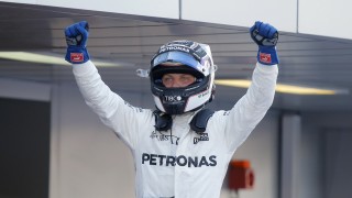 Ботас потегля пред Хамилтън на 