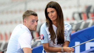 Асоциацията в Англия остави футболните съпруги да се оправят сами в Русия