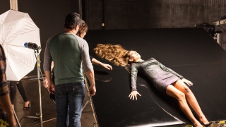 Триковете, които карат косите на момичетата от рекламите за шампоан да изглеждат винаги перфектно