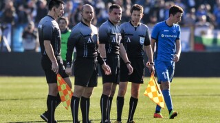 Никола Попов пак свири 