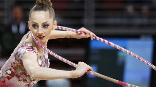 По две българки във финалите на топка и обръч на европейското