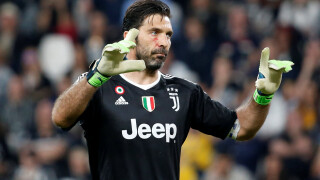 Червени белези срещу домашното насилие (ГАЛЕРИЯ)