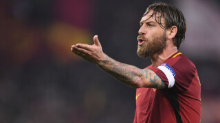 Внимание! Даниеле де Роси приближава!