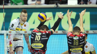 Феноменален Зайцев помогна на 