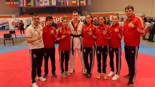 Победи над световни шампиони и общо 10 златни медала за таекуондистите ни в София