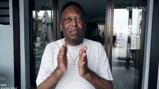 Бекъм, Марадона и Пеле в един отбор в чест на здравните работници (ВИДЕО)