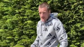 Градинарят Джейми Варди - с джапанки за 180 паунда