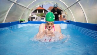 Да плуваш в оранжерия (ВИДЕО)