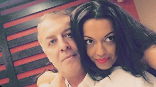 Дядо Наско Сираков гушка двете внучки: "Честит Рожден Ден татунчо и деди!"