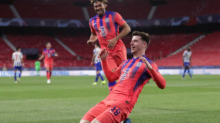 Английски голове приближиха 