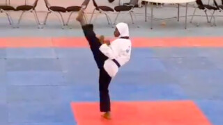 "Вдъхновяващо": Бременна спортистка в осмия месец грабна златен медал по таекуондо