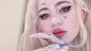 Граймс след раздялата с Мъск: Ще създам лесбийска космическа комуна