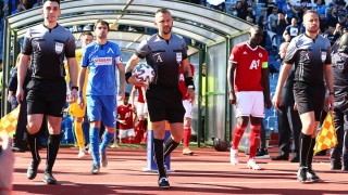 Реферът Ивайло Стоянов с геройска проява. Притече се на помощ при катастрофирал камион