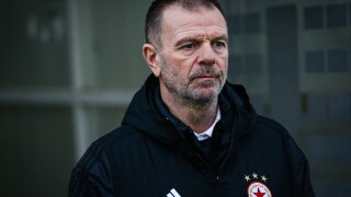 БФС наказа Стойчо Младенов, може да пропусне дербито с 