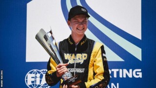 15-годишен руски пилот шокира с нацистки поздрав