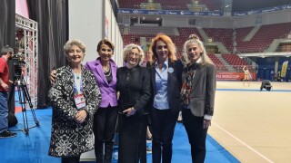 Познахте ли колко са световните титли на снимката? 