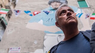 Специалния почете Диего Марадона преди мача с 