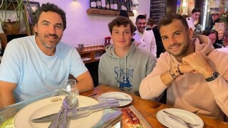 Григор Димитров трогна с жест към младо момче 