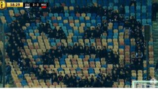 Отпадаш от Шампионската лига, получаваш сърдито човече (СНИМКИ+ВИДЕО)