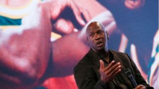 Рекорд: Продадоха маратонки на Джордан за $2.2 млн.  (ВИДЕО) 