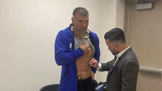 Тервел Пулев със съмнения за пукнато ребро (ВИДЕО+СНИМКИ)