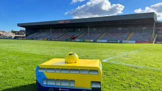 Газят съдия с автобусче на терена (ВИДЕО)