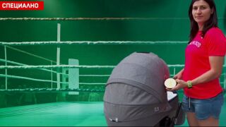 С бебешка количка в боксовата зала (ВИДЕО)