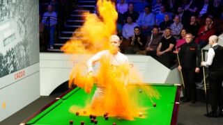 Невиждан скандал на световното по снукър (ВИДЕО)