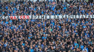 Левскари съблякоха фенове на ЦСКА в метрото (ВИДЕО) 