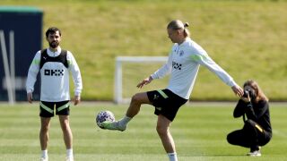 Манчестър Сити позлатява Холанд с близо 1 мил. евро на седмица (ВИДЕО)