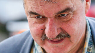 Тодор Батков купува от новите акции на Левски (СНИМКИ)