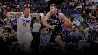 10 минути за Александър Везенков, победа за Сакраменто