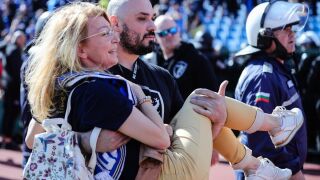 Вижте как изнасят пострадалата на дербито (ВИДЕО И СНИМКИ)