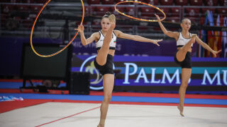 Грациите загряха за Световната купа пред погледа на легенди