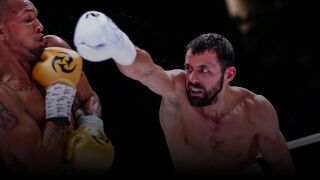 Българския бик атакува два пояса в Англия (ВИДЕО И СНИМКИ)