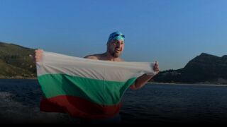 Петър Стойчев преплува и Гибралтар (ВИДЕО И СНИМКИ)