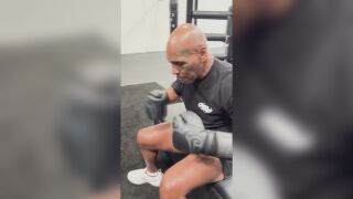 Най-опасната работа: Да тренираш Майк Тайсън (ВИДЕО)