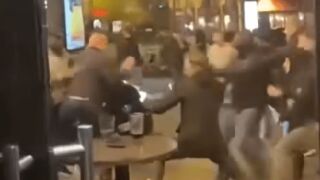 Като на война: Кръв преди ПСЖ - Астън Вила (ВИДЕО)