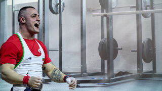 Стигнете го, ако можете: Карлос Насар е щангист №1 на Европа! (СНИМКА)