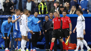 Демон на деня! Мбапе за малко да счупи крак на съперник