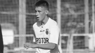 16-годишен футболист починал пред компютъра след тренировка