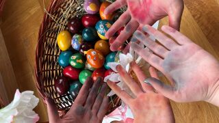 Как да почистите петната от боя за великденски яйца от ръцете и повърхностите у дома?