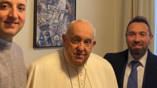 Отборът, който ликува, когато папа умре