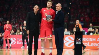 Олимпиакос отнесе Реал в Евролигата, Везенков блести (ВИДЕО)