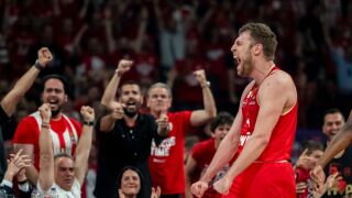 Везенков приближи Олимпиакос до финалната четворка в Евролигата