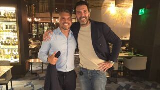 Звездно дуо! Божинов посрещна Буфон в София (СНИМКИ)