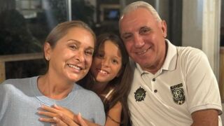 Любовта си личи! Вижте как Стоичков честити рождения ден на съпругата си!