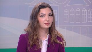 Снимка: „Поколението ми беше окуражавано да замине“: 23-годишната Анна Бодакова избира да остане в България, бори се за място в НС